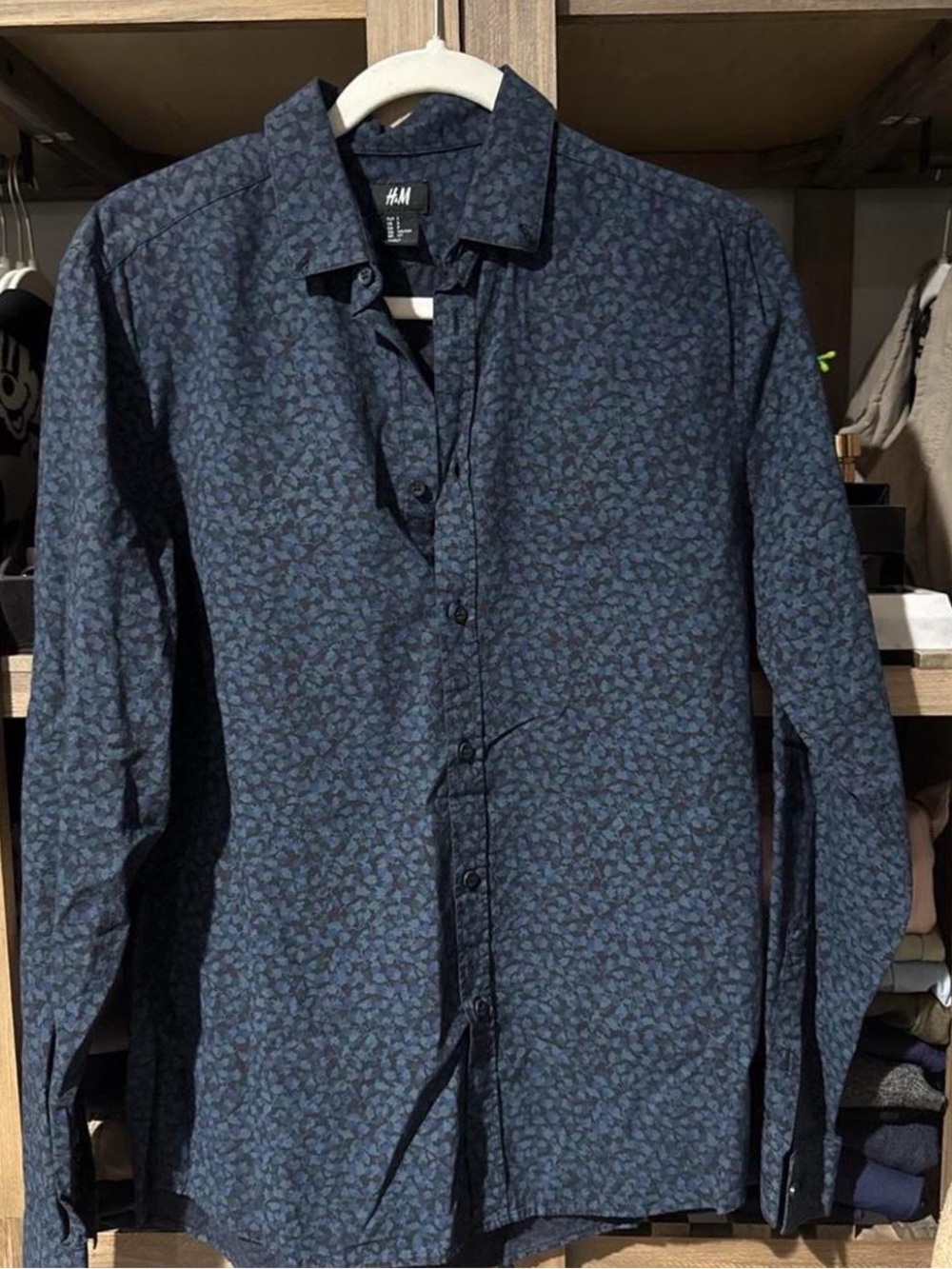 H&M Men's Dark Navy Blue Floral-Print Button-Down Shirt